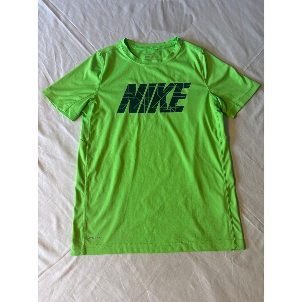 Nike T-Shirt Boys Large Green Dri-FIT Graphic Logo Short Sleeve Tee